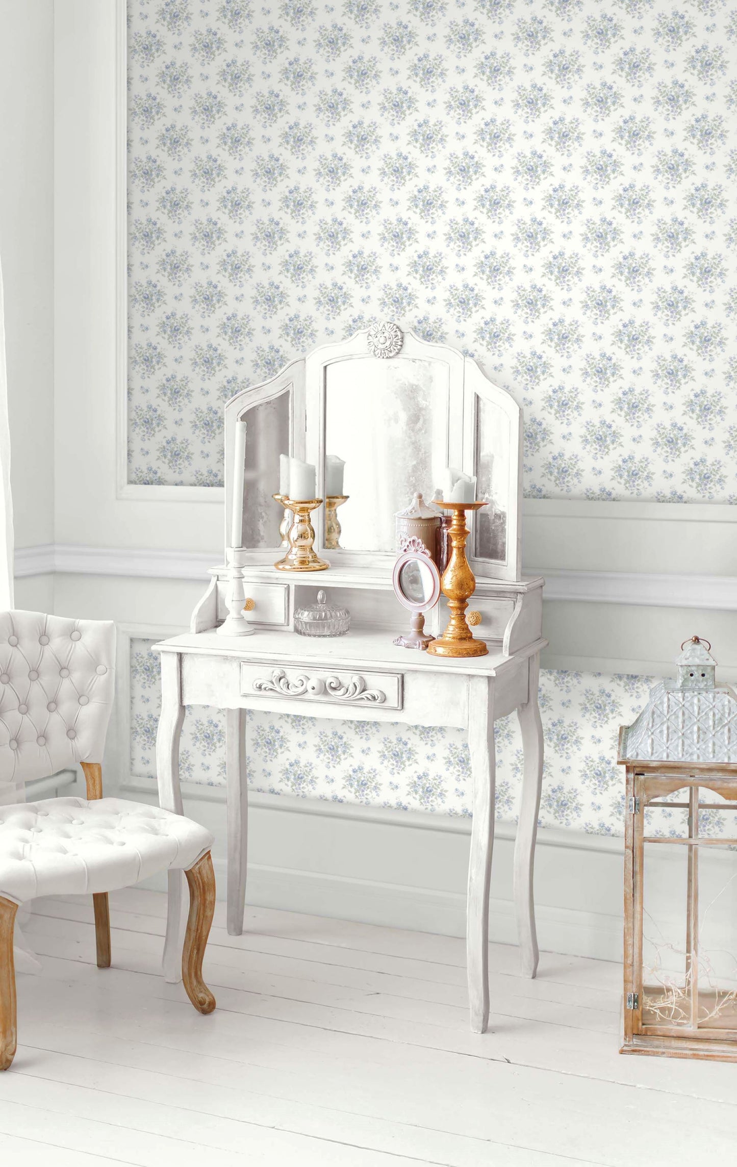 Cottage Bouquet Wallpaper