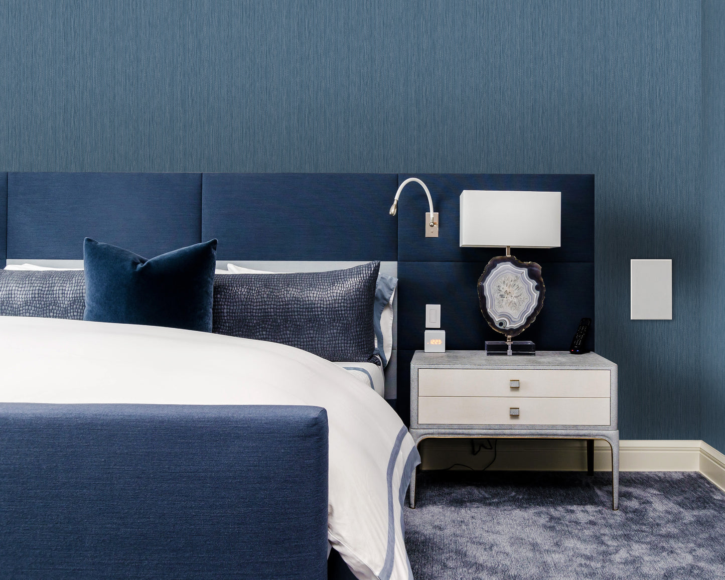 Textile Effect Vertical Wallpaper