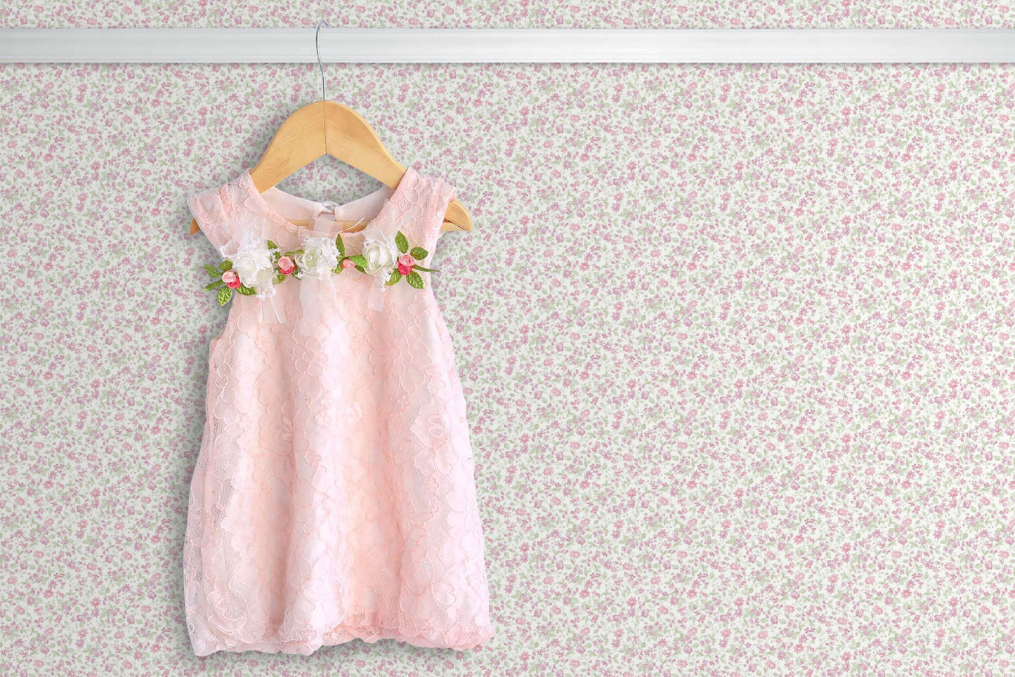 Cottage Mini Floral  Wallpaper