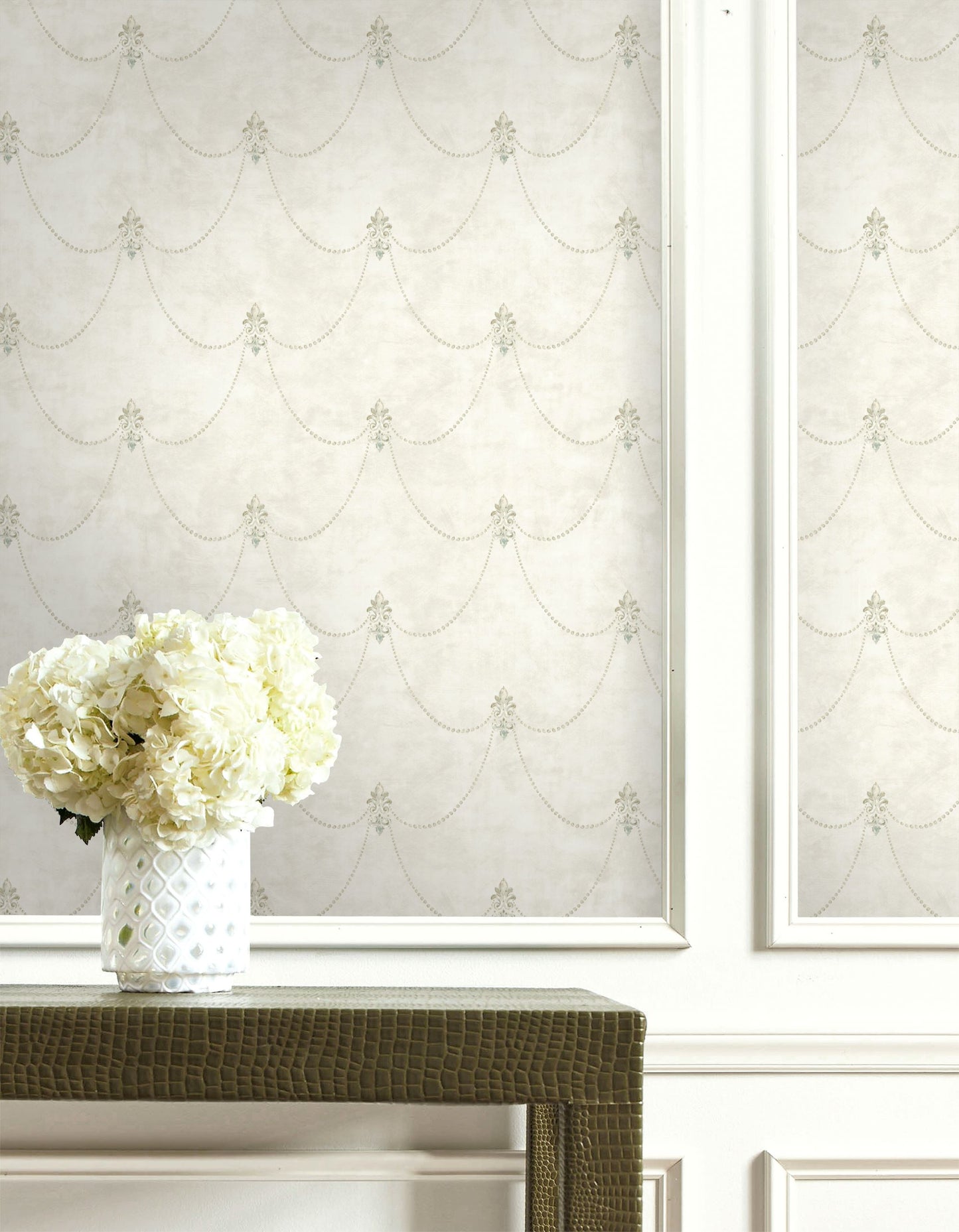 Fleur de Lys Wallpaper
