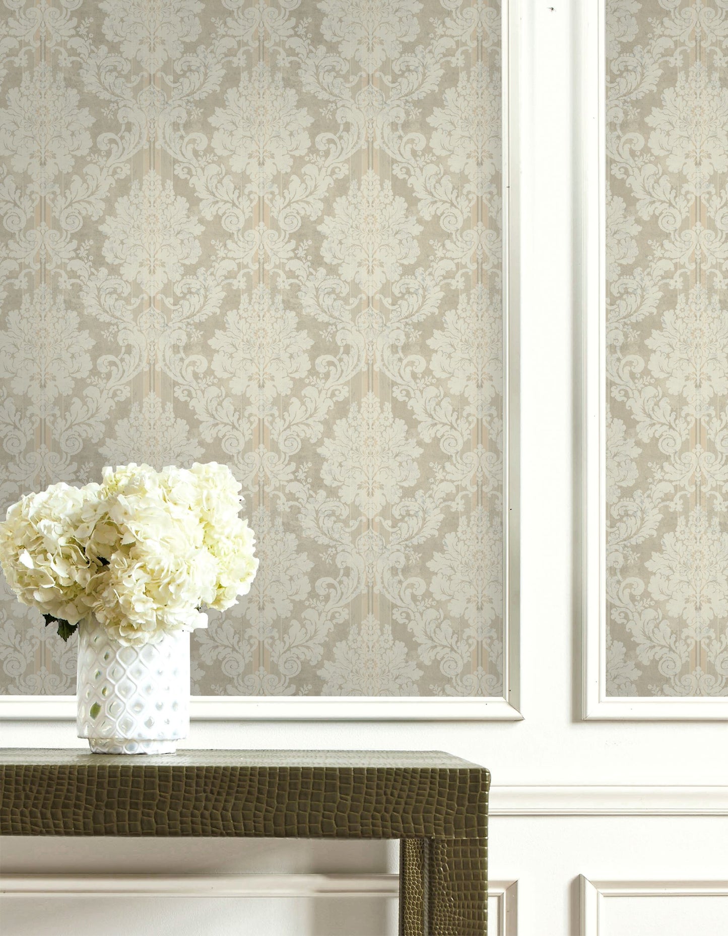 Vintage Damask Wallpaper